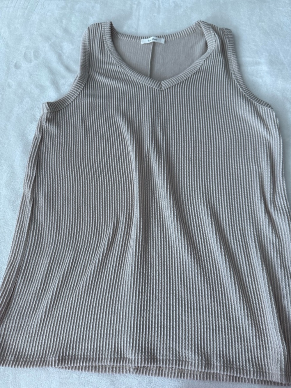 Tres Bien Women’s Sleeveless Beige Ribbed Top Size Small E26